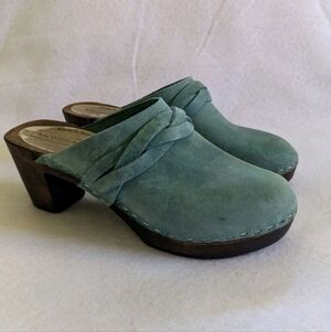 Moheda Seafoam Suede Sweden Wooden Slip On Clogs  Womens Sz EU38 US 7/7.5